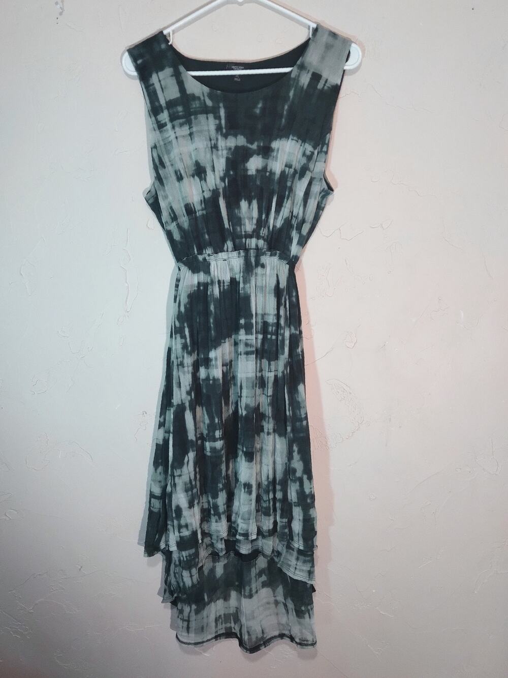 Simply Vera Subtle Green Digital Print Flowy Dress